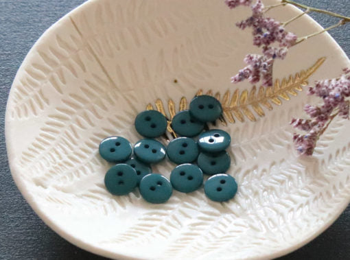 Lise Tailor - Flat Button (Shiny)