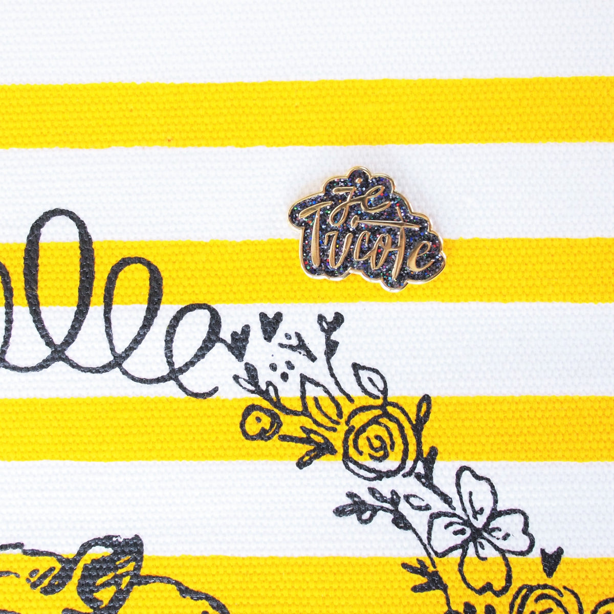 Je Tricote Pin for La Bien Aimée — Black Glitter/Gold