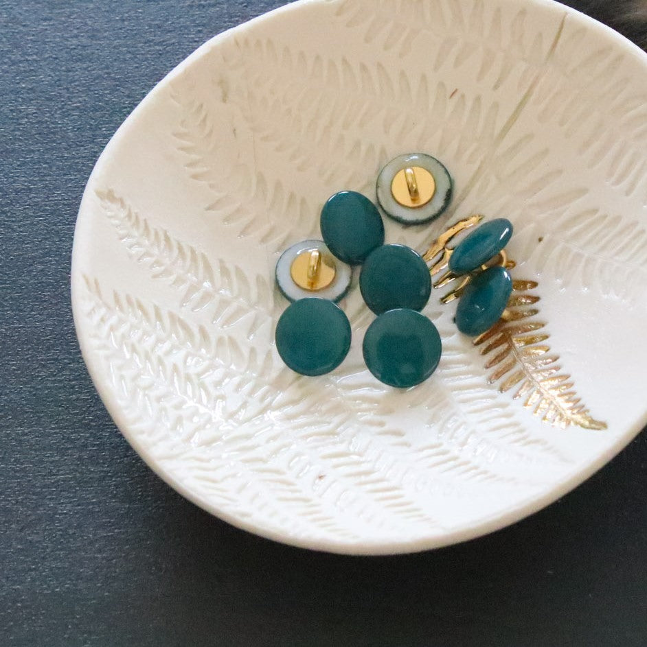 Lise Tailor - Shank Button (Mother of Pearl) — 12mm / Green