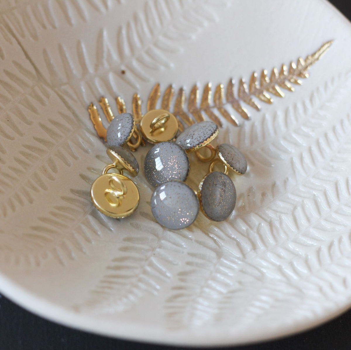 Lise Tailor - Shank Button (Glitter) — 9mm / Grey